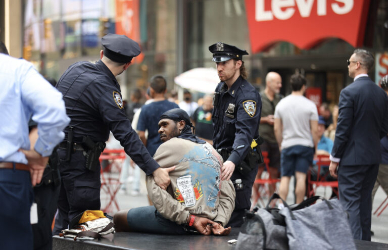 Hombre arrestado en Times Square